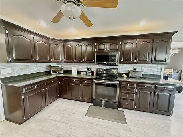 27119 Southridge Drive, Maryville, MO 64468