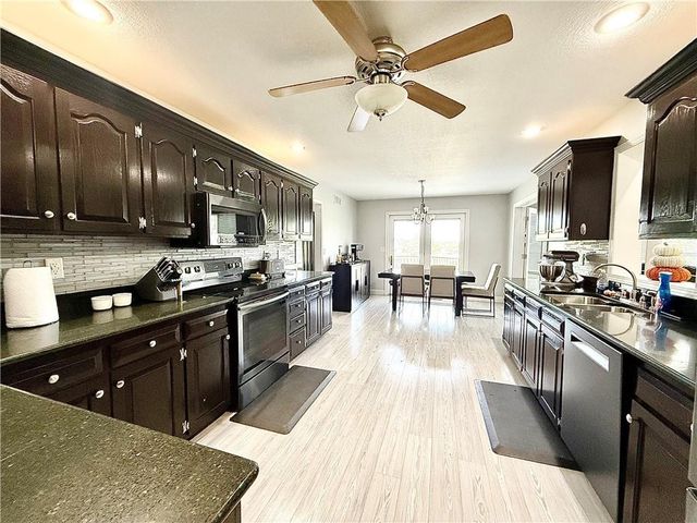 27119 Southridge Drive, Maryville, MO 64468