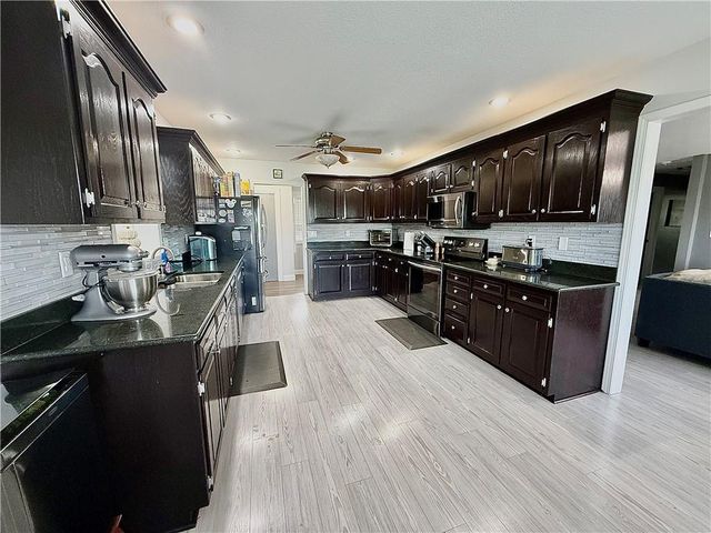 27119 Southridge Drive, Maryville, MO 64468