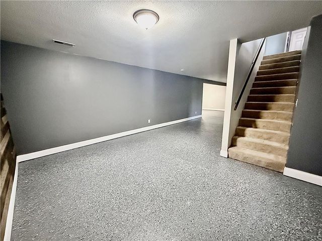 27119 Southridge Drive, Maryville, MO 64468