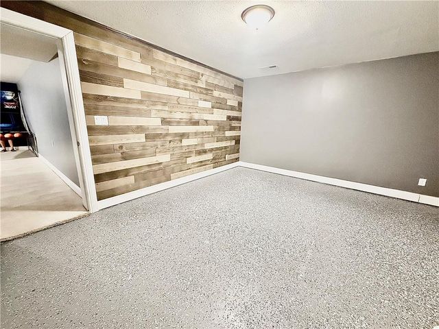 27119 Southridge Drive, Maryville, MO 64468