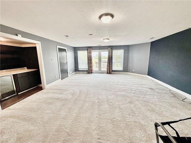 27119 Southridge Drive, Maryville, MO 64468