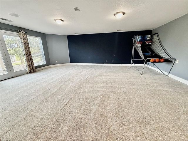 27119 Southridge Drive, Maryville, MO 64468