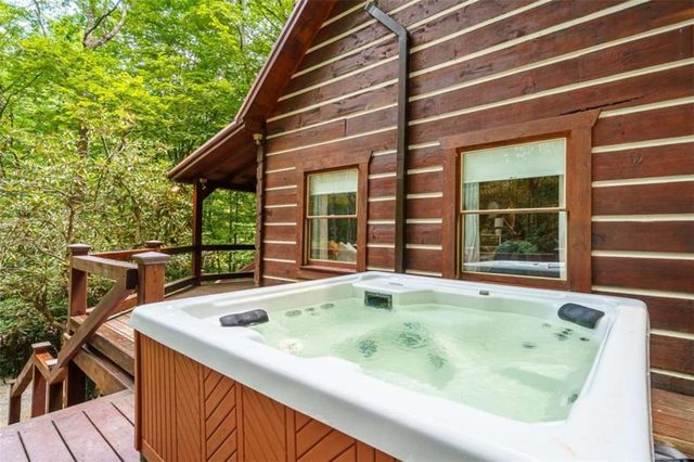 35 Finch Lane, Blue Ridge, GA 30513