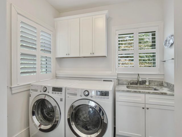 5217 Oak Cove Lane, Hollywood, SC 29449