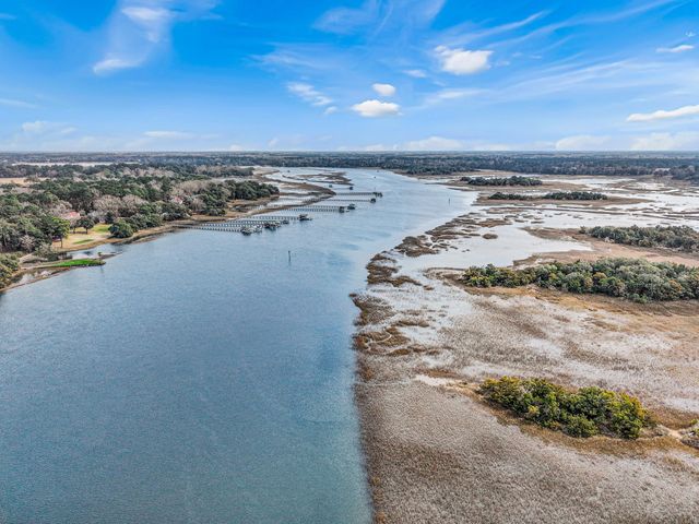 5217 Oak Cove Lane, Hollywood, SC 29449