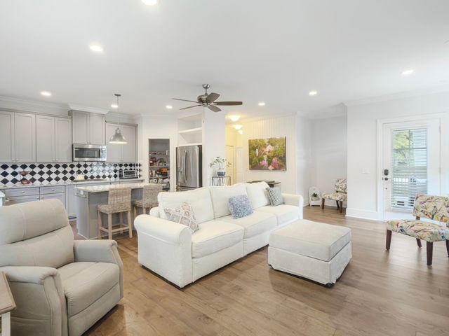 5217 Oak Cove Lane, Hollywood, SC 29449