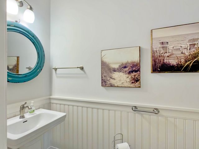 5217 Oak Cove Lane, Hollywood, SC 29449