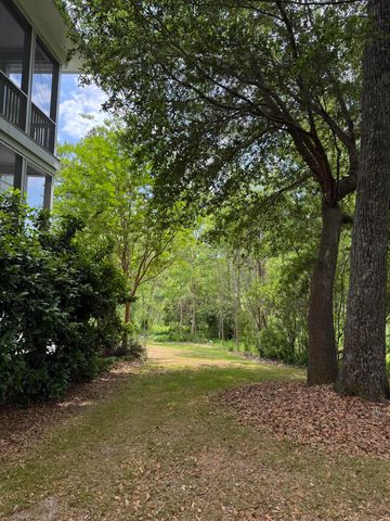 5217 Oak Cove Lane, Hollywood, SC 29449