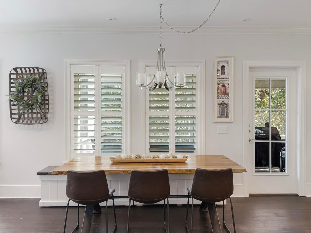 Image 10 of property listing at 5217 Oak Cove Lane, Hollywood, SC 29449