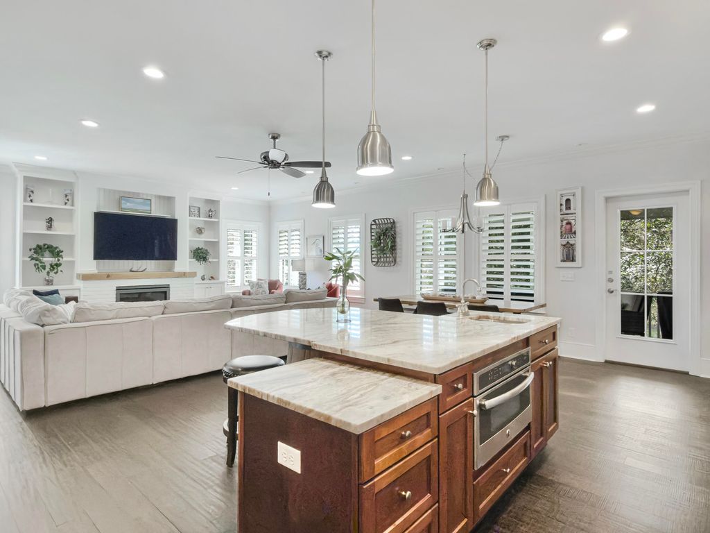 Image 11 of property listing at 5217 Oak Cove Lane, Hollywood, SC 29449