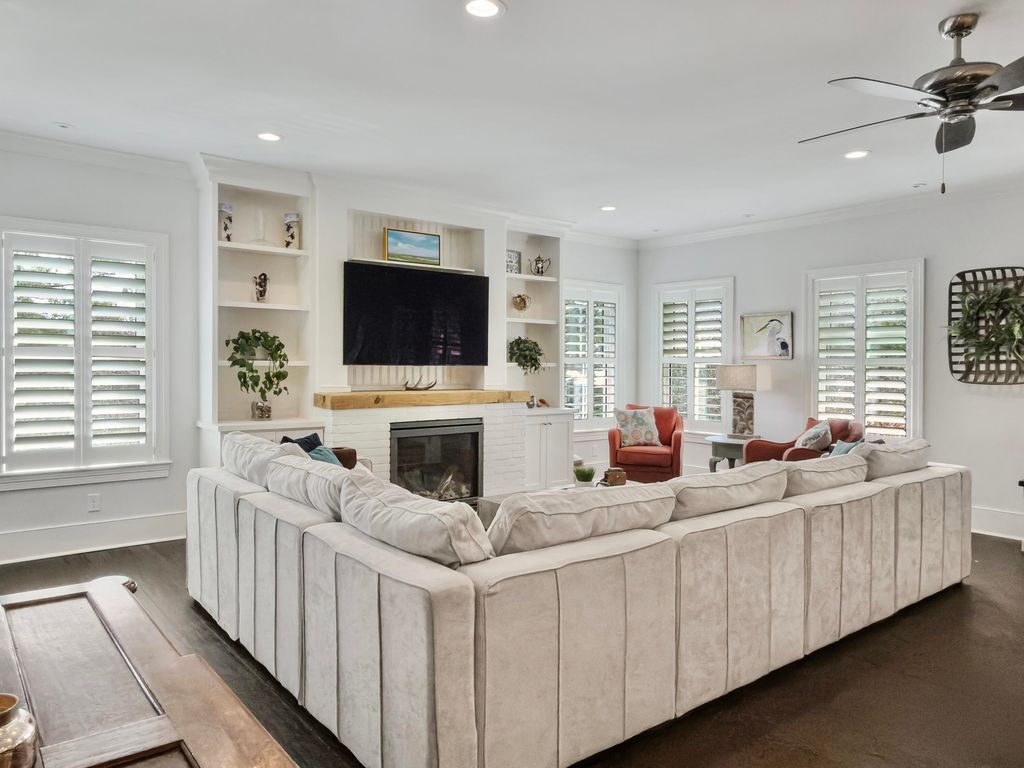 Image 12 of property listing at 5217 Oak Cove Lane, Hollywood, SC 29449