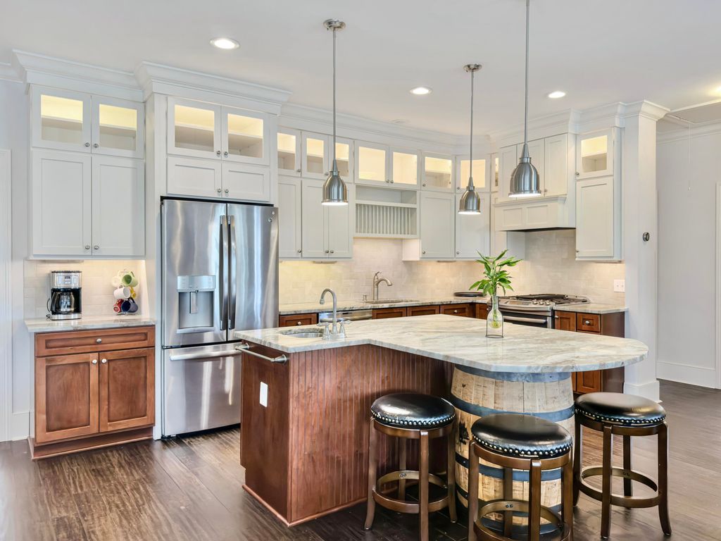 Image 6 of property listing at 5217 Oak Cove Lane, Hollywood, SC 29449