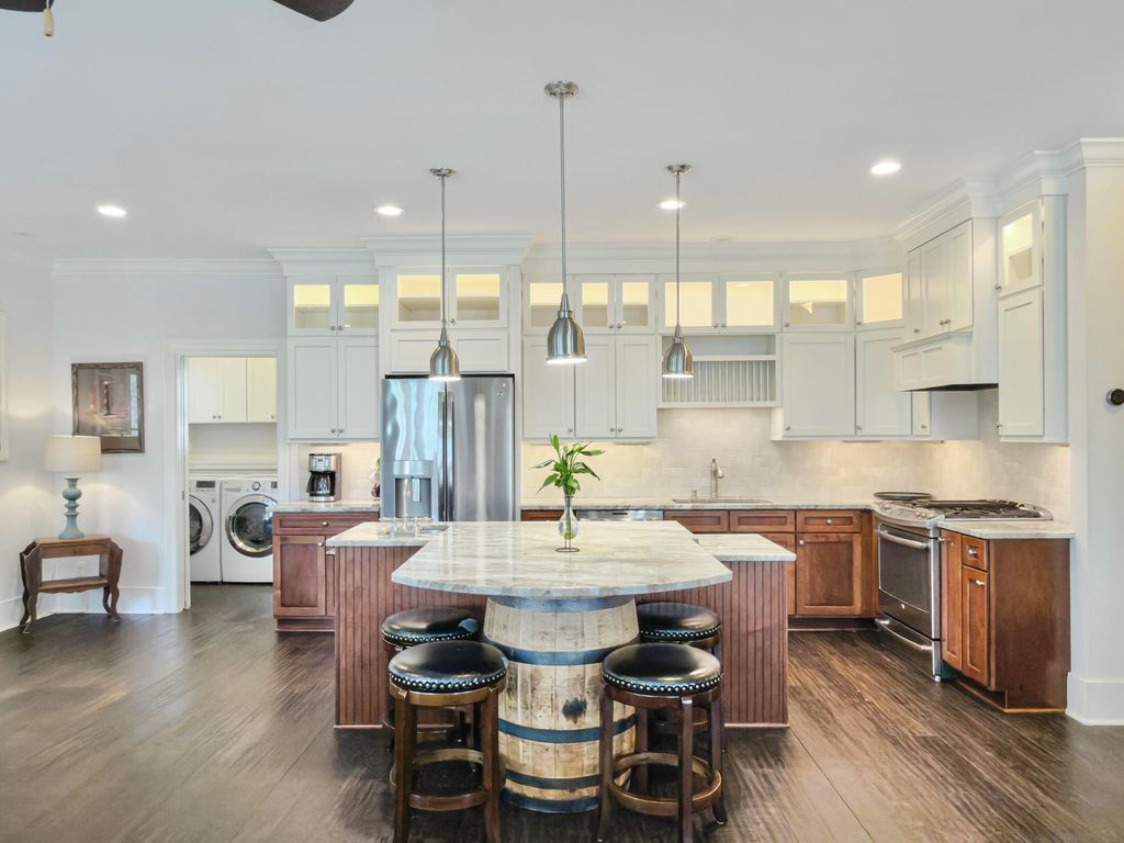 Image 8 of property listing at 5217 Oak Cove Lane, Hollywood, SC 29449