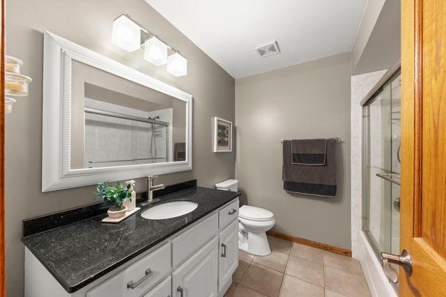 8942 Glenshire Street, Tinley Park, IL 60487