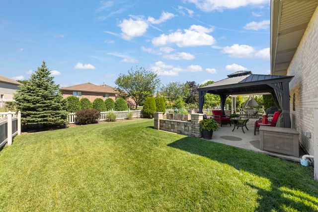 8942 Glenshire Street, Tinley Park, IL 60487