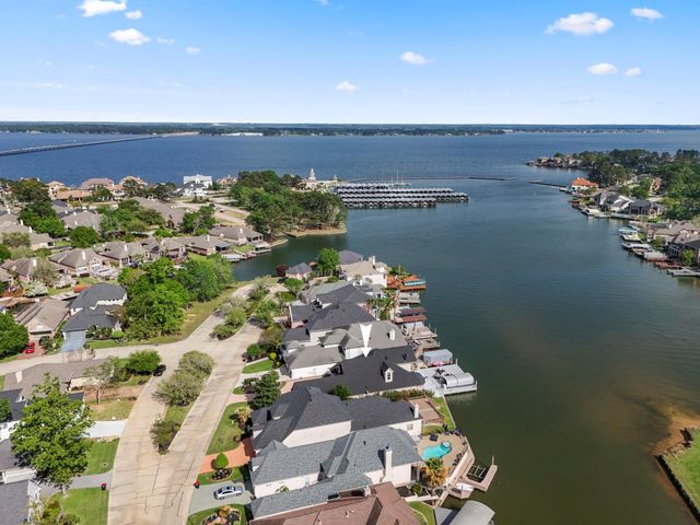 78 Creekwood Drive, Montgomery, TX 77356