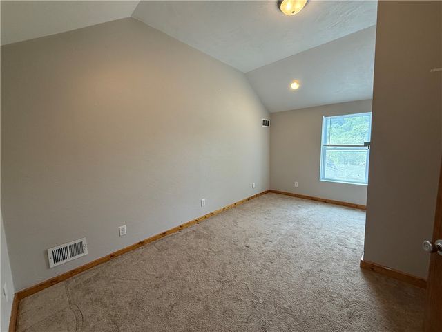 635 Valley St, Oakmont, PA 15139