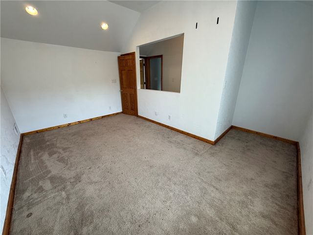 635 Valley St, Oakmont, PA 15139