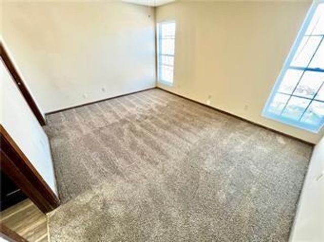 10027 E 67TH Street, Raytown, MO 64113