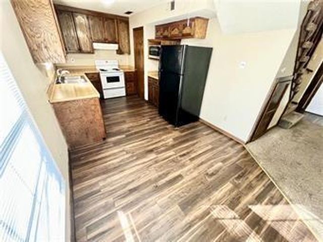 10027 E 67TH Street, Raytown, MO 64113