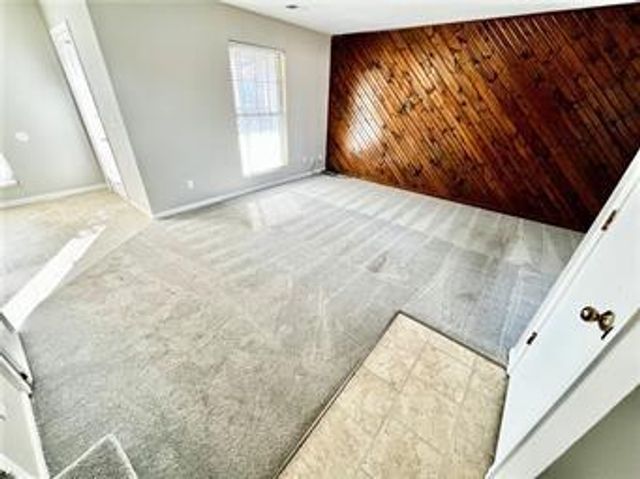 10027 E 67TH Street, Raytown, MO 64113