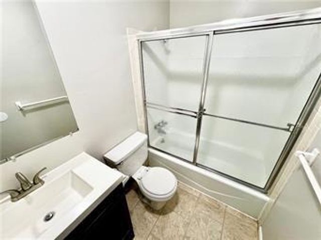 10027 E 67TH Street, Raytown, MO 64113