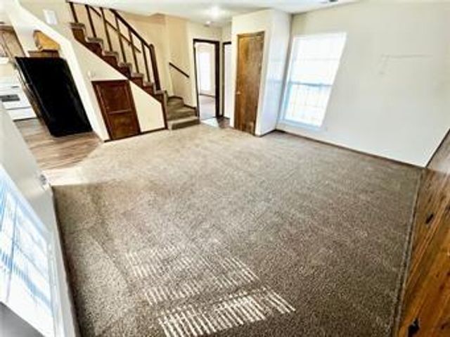 10027 E 67TH Street, Raytown, MO 64113