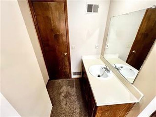 10027 E 67TH Street, Raytown, MO 64113