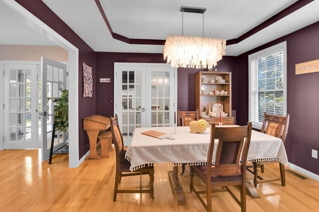 2 Fairway View Dr, Douglas, MA 01516