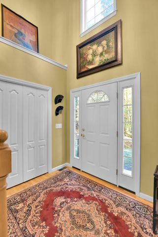 2 Fairway View Dr, Douglas, MA 01516