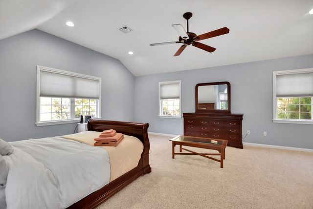 2 Fairway View Dr, Douglas, MA 01516