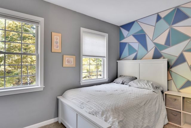2 Fairway View Dr, Douglas, MA 01516