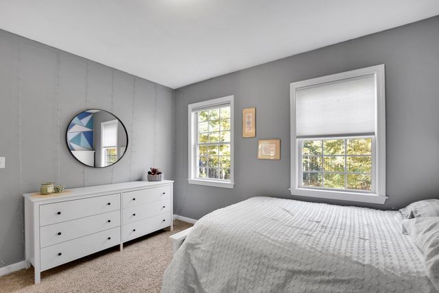2 Fairway View Dr, Douglas, MA 01516