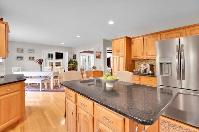2 Fairway View Dr, Douglas, MA 01516
