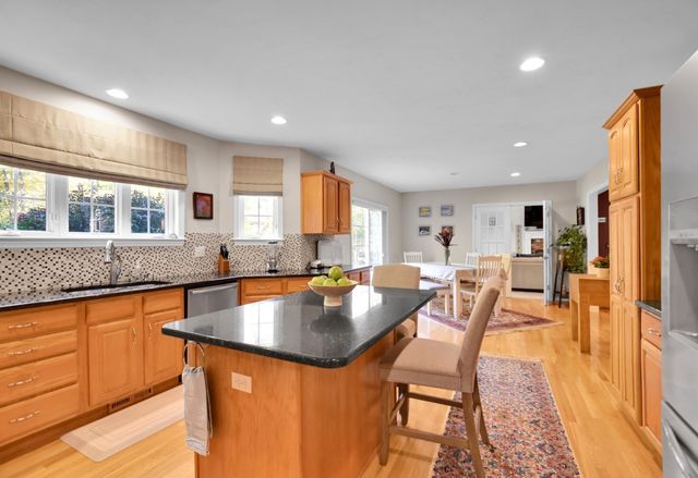 2 Fairway View Dr, Douglas, MA 01516