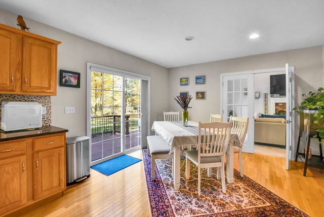 2 Fairway View Dr, Douglas, MA 01516