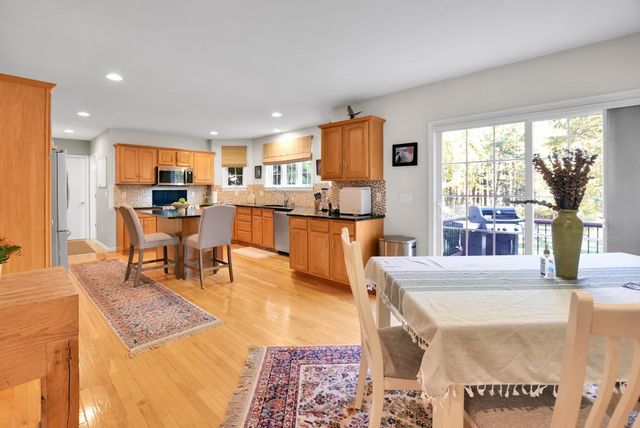 2 Fairway View Dr, Douglas, MA 01516