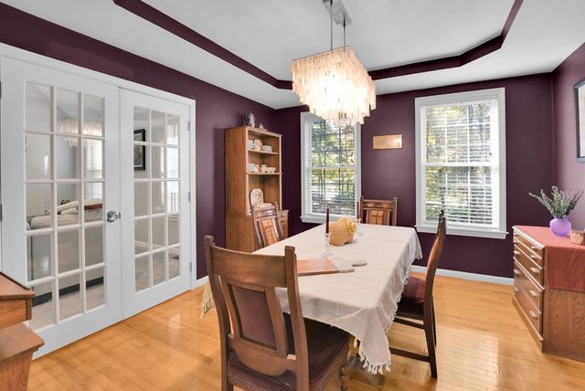 2 Fairway View Dr, Douglas, MA 01516