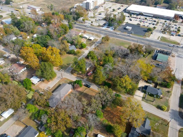 409 N Henry Street, Lindale, TX 75771