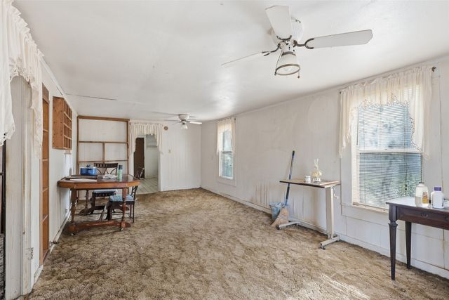 409 N Henry Street, Lindale, TX 75771