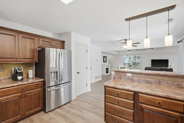4807 MANHASSET DR, Columbia, MO 65203