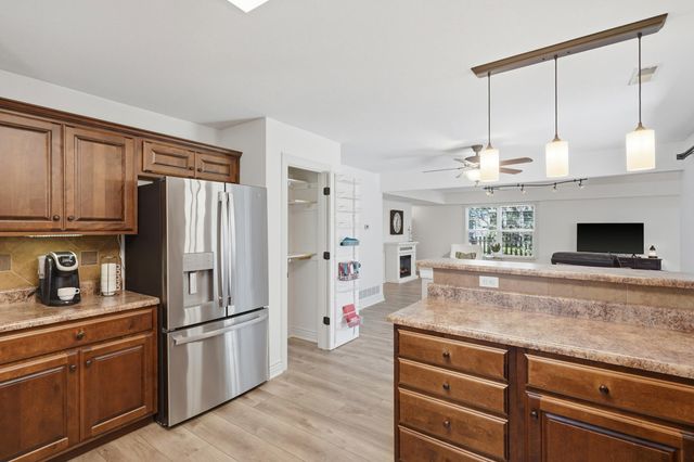4807 MANHASSET DR, Columbia, MO 65203