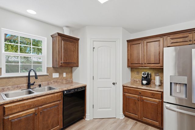 4807 MANHASSET DR, Columbia, MO 65203