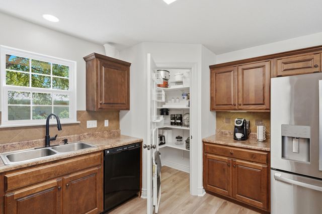 4807 MANHASSET DR, Columbia, MO 65203