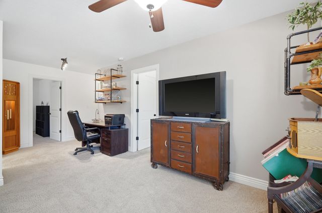 4807 MANHASSET DR, Columbia, MO 65203