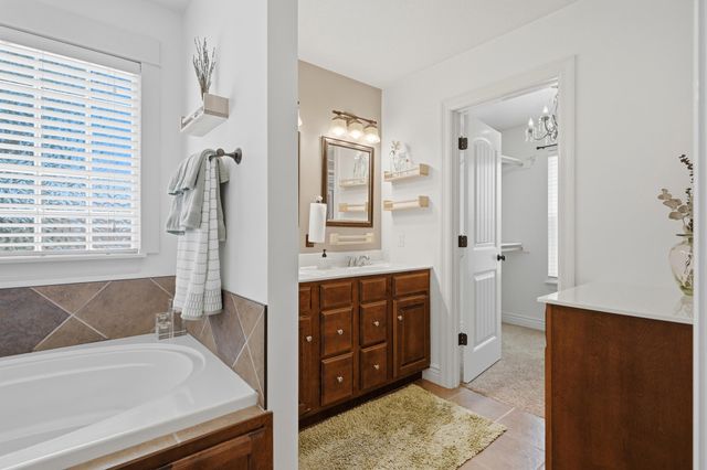 4807 MANHASSET DR, Columbia, MO 65203
