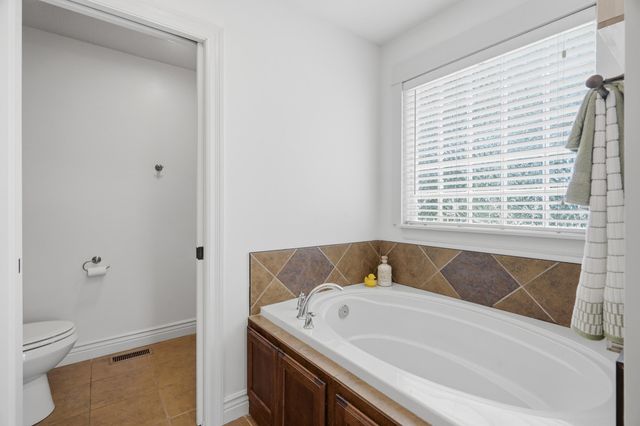 4807 MANHASSET DR, Columbia, MO 65203