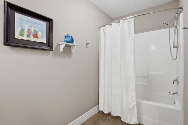 4807 MANHASSET DR, Columbia, MO 65203