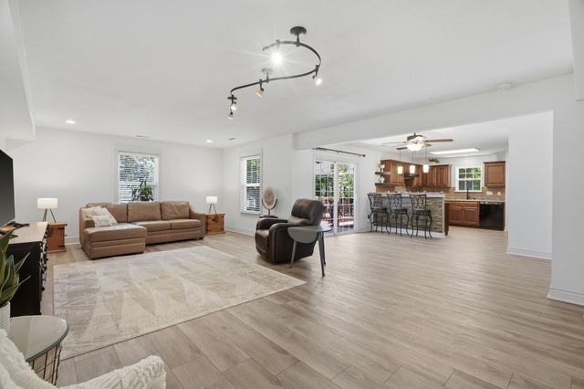 4807 MANHASSET DR, Columbia, MO 65203